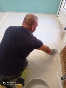 Mantenimiento de suelos en interiores con resina epoxi por epoxtan
